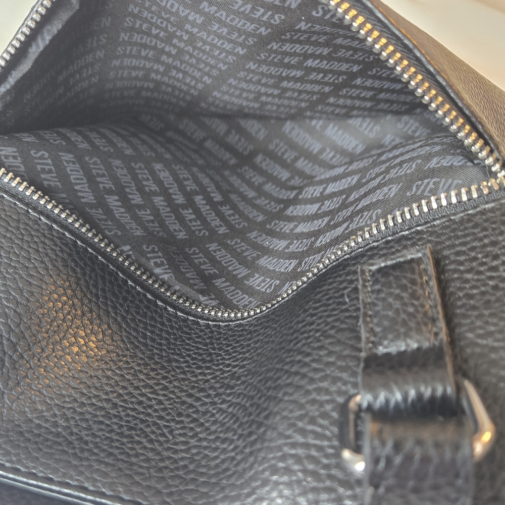New With Tags Steve Madden Tote - Picture 11 of 11